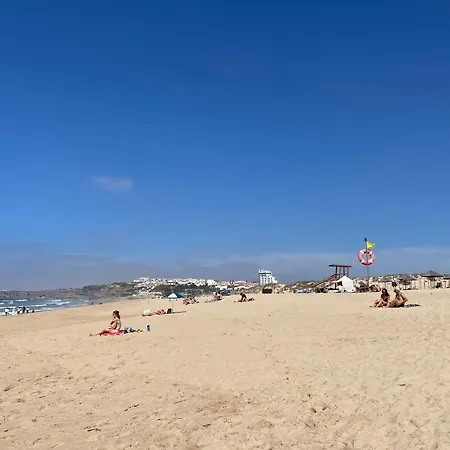 Sunny Minutes From The * Lourinhã