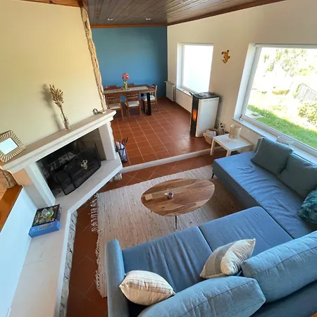 Sunny Minutes From The * Lourinhã